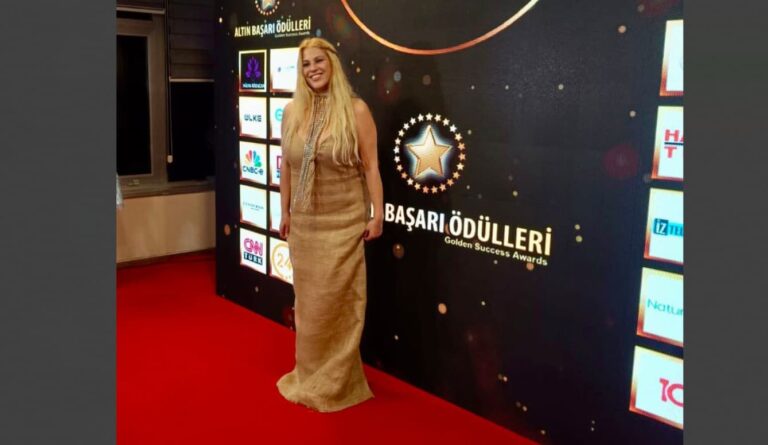 Gülnaz Çalıkoğlu Sosyal Bir Proje İçin Çuval Elbise Giydi…