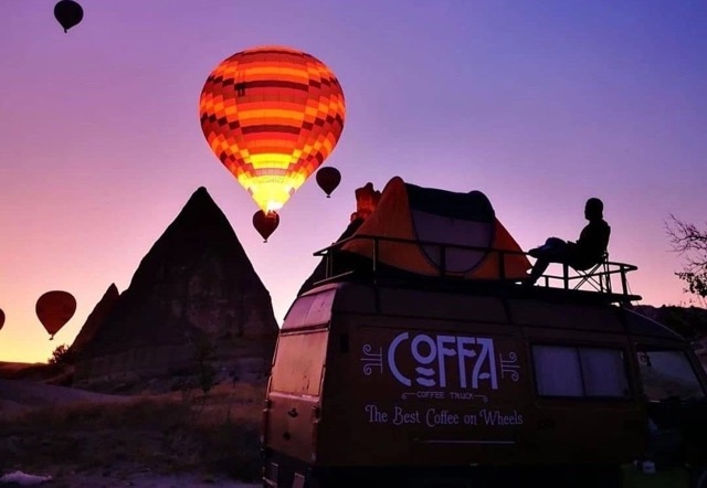 Vador Coffee Roastery Sahneye Çıkıyor: İbrahim Erkarakaş Sokakta Başlayan Hikâyeyi Markaya Dönüştürdü