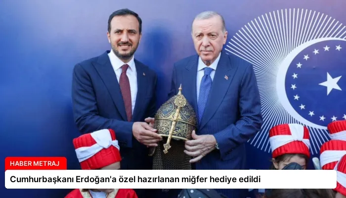 Cumhurbaşkanı Erdoğan’a özel hazırlanan miğfer hediye edildi