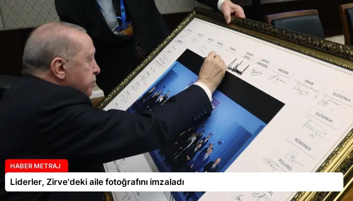 Liderler, Zirve’deki aile fotoğrafını imzaladı